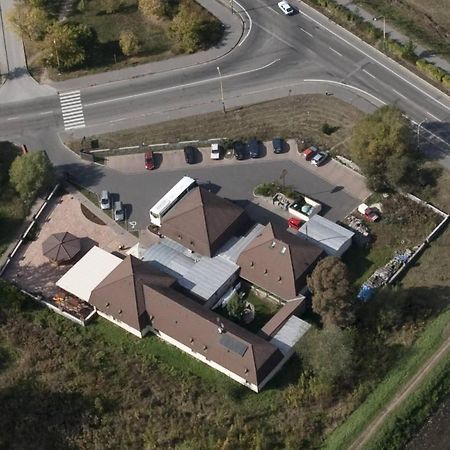 Penzion Almada Зволен Екстер'єр фото